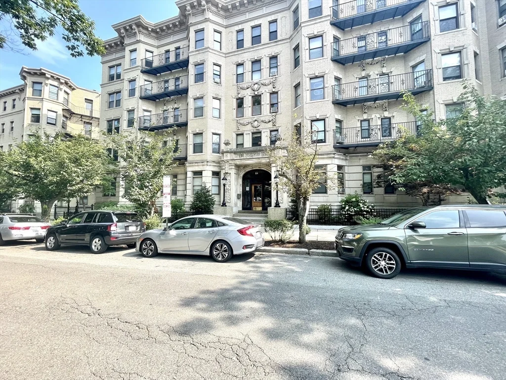 1 bed, 1 bath apartment for rent at 64 Charlesgate E Unit 88, Fenway — photo 10 of 10