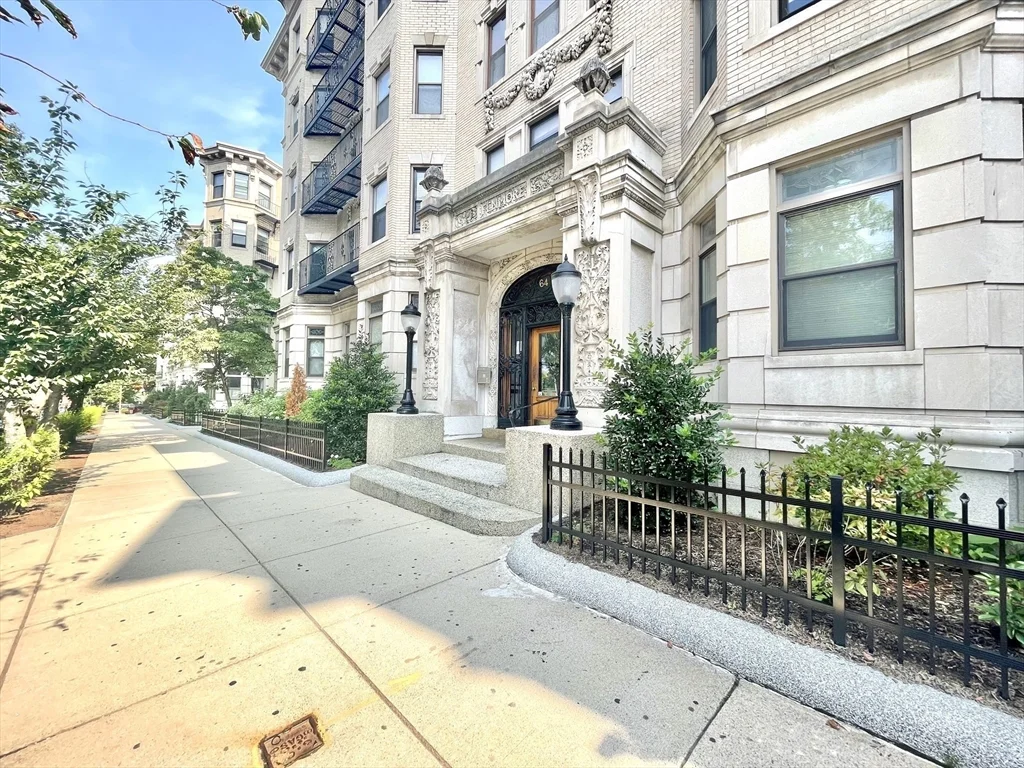 1 bed, 1 bath apartment for rent at 64 Charlesgate E Unit 88, Fenway — photo 9 of 10