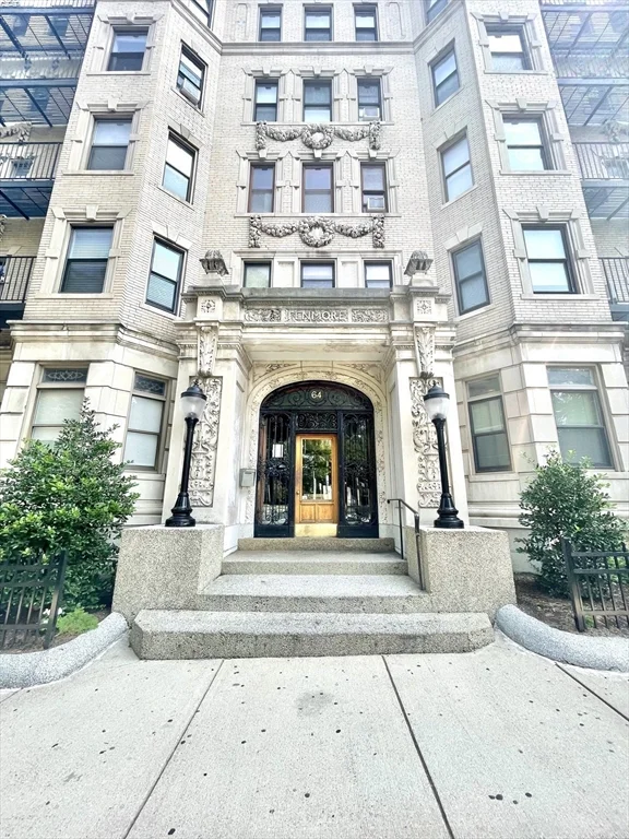 1 bed, 1 bath apartment for rent at 64 Charlesgate E Unit 88, Fenway — photo 8 of 10