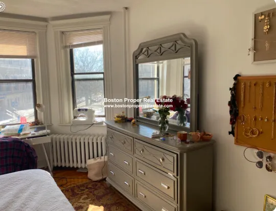 3 bed, 1 bath apartment for rent at 64 Charlesgate East Unit 68, Fenway — photo 6 of 17