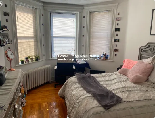 3 bed, 1 bath apartment for rent at 64 Charlesgate East Unit 68, Fenway — photo 3 of 17