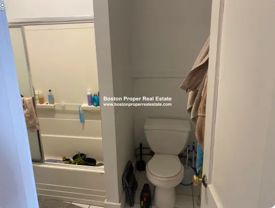 3 bed, 1 bath apartment for rent at 64 Charlesgate East Unit 68, Fenway — photo 13 of 17