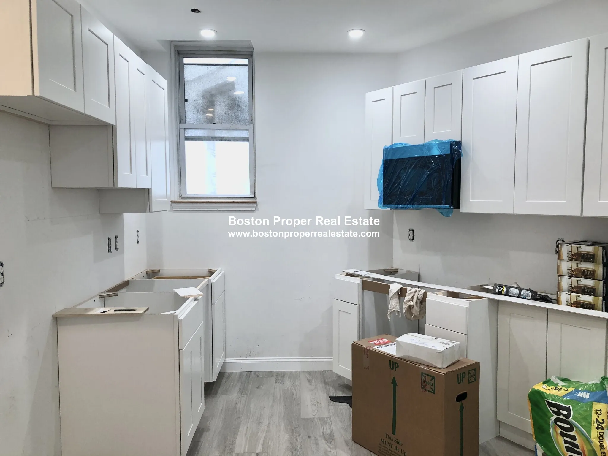 4 bed, 1 bath apartment for rent at 64 Charlesgate East Unit B2, Fenway — photo 2 of 10