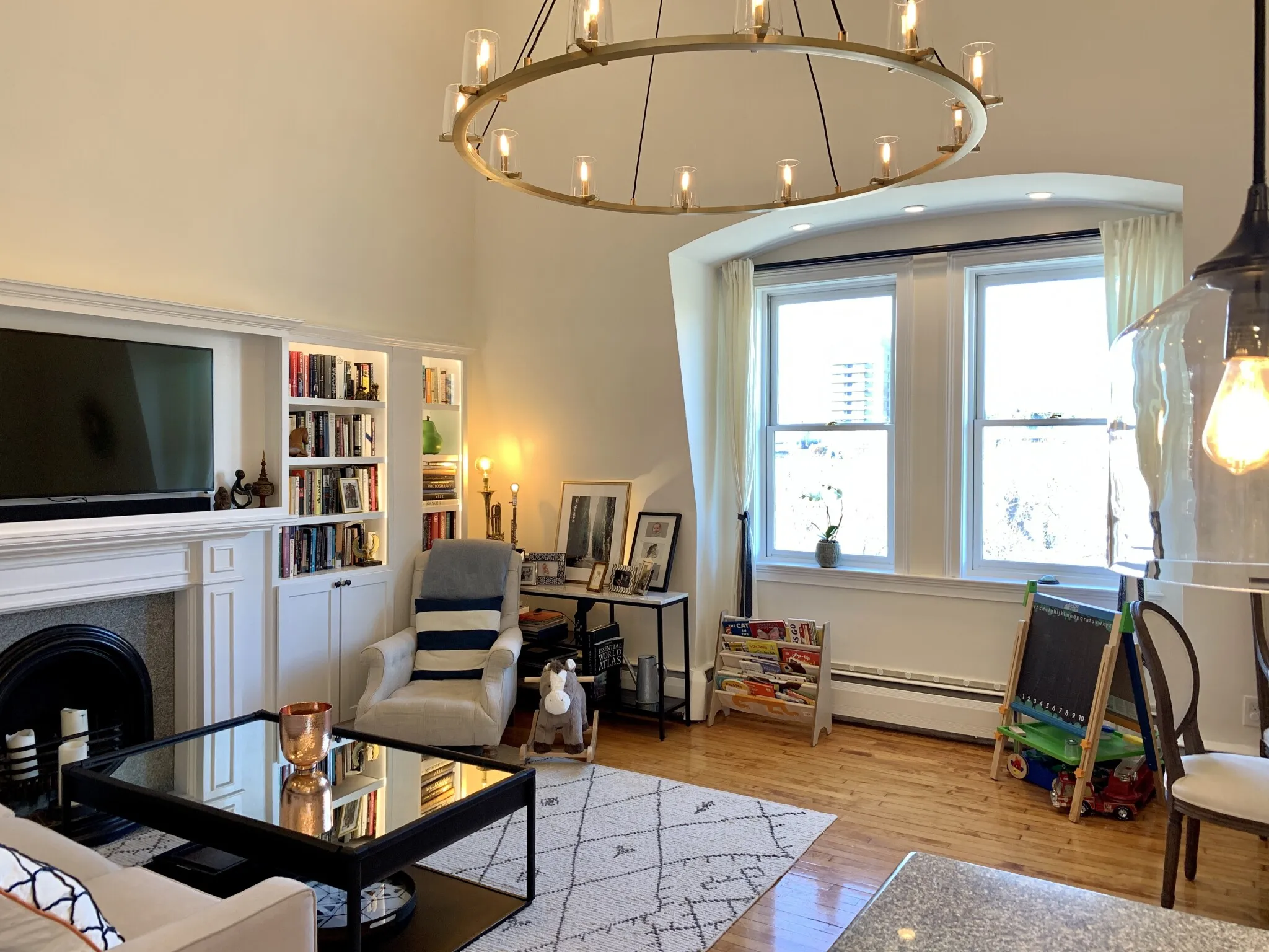 1 bed, 1 bath apartment for rent at 64 Commonwealth Ave Unit 8, Back Bay