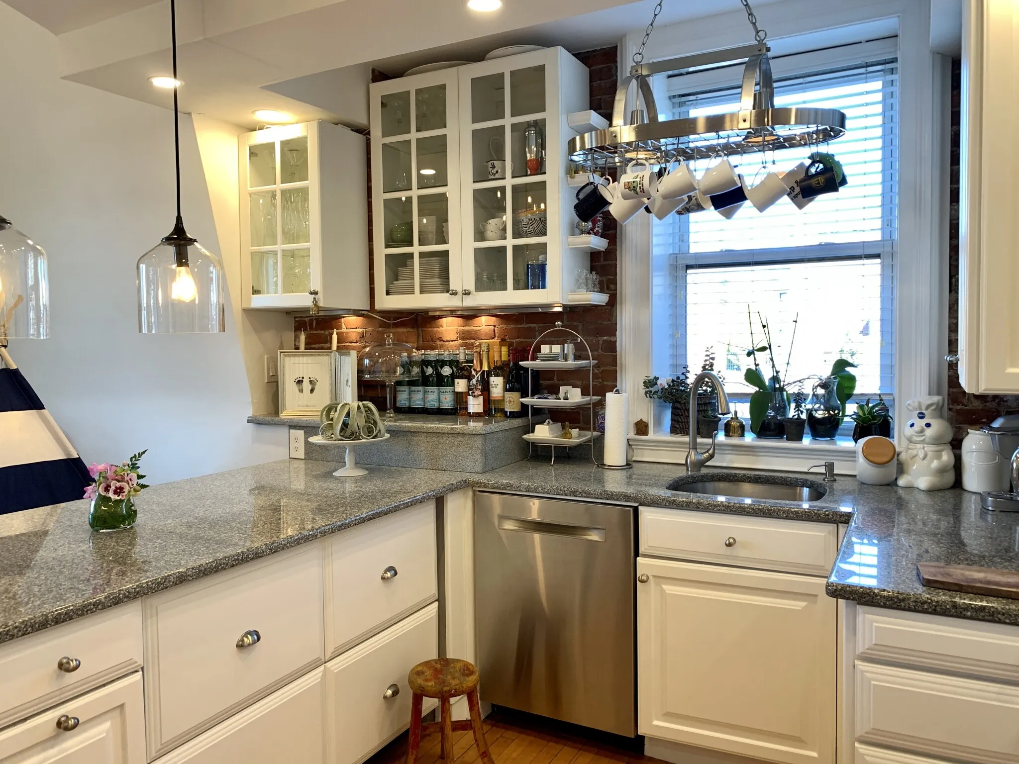 1 bed, 1 bath apartment for rent at 64 Commonwealth Ave Unit 8, Back Bay — photo 11 of 18