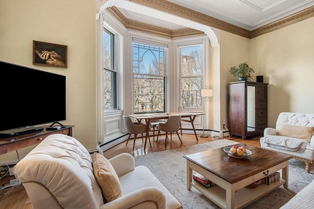 1 bed, 1 bath apartment for rent at 64 Commonwealth Unit 3, Back Bay — photo 9 of 26