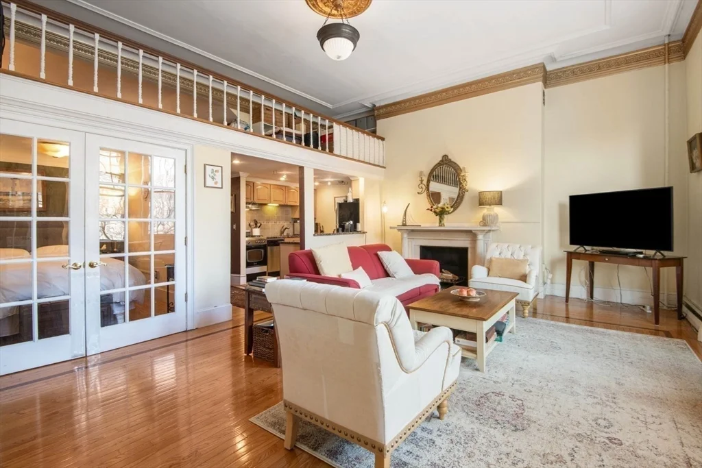 1 bed, 1 bath apartment for rent at 64 Commonwealth Unit 3, Back Bay — photo 5 of 26