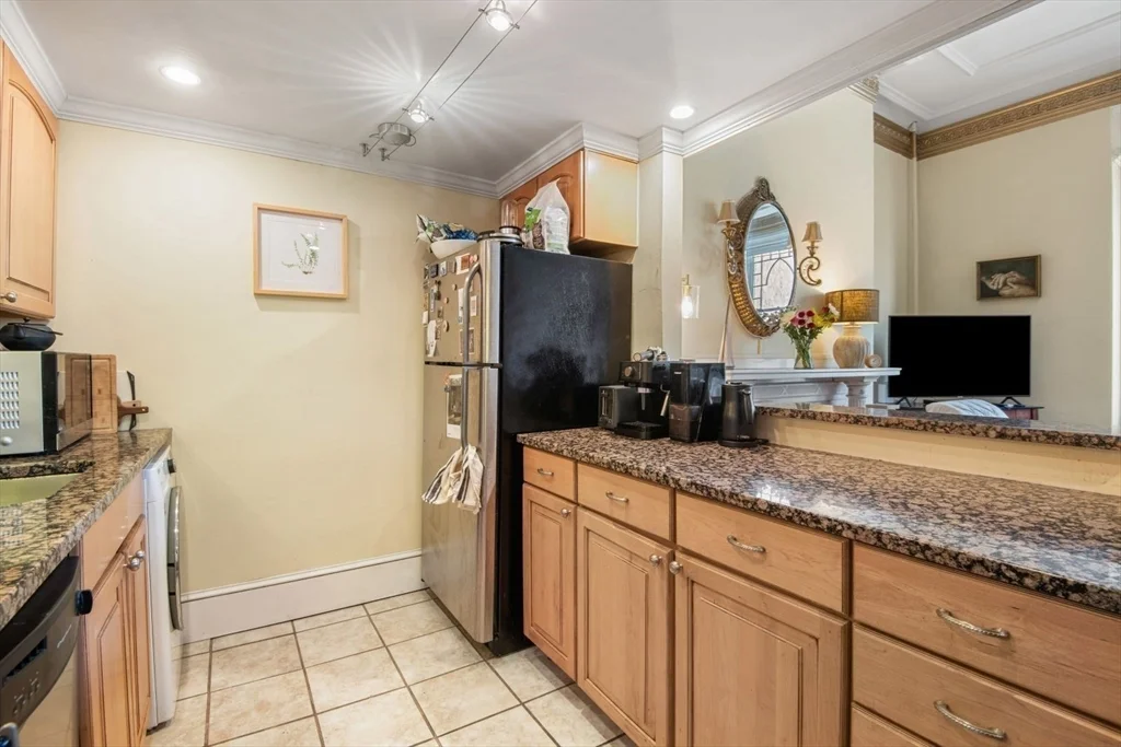 1 bed, 1 bath apartment for rent at 64 Commonwealth Unit 3, Back Bay — photo 12 of 26