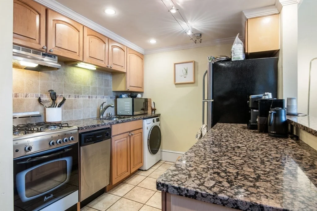 1 bed, 1 bath apartment for rent at 64 Commonwealth Unit 3, Back Bay — photo 11 of 26
