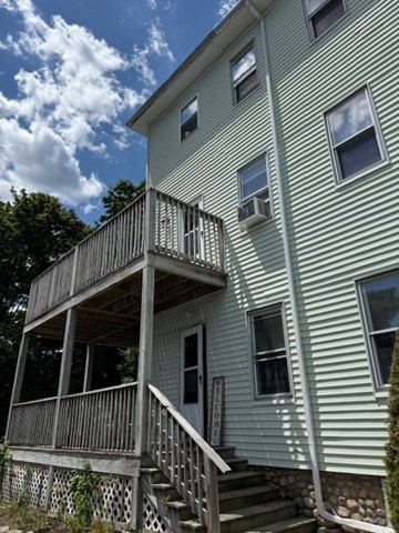 3 bed, 1 bath apartment for rent at 64 Crapo St Unit 2, Bridgewater — photo 2 of 13