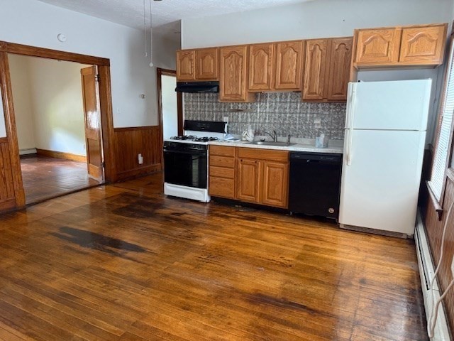 3 bed, 1 bath apartment for rent at 64 Crapo St Unit 2, Bridgewater — photo 3 of 13