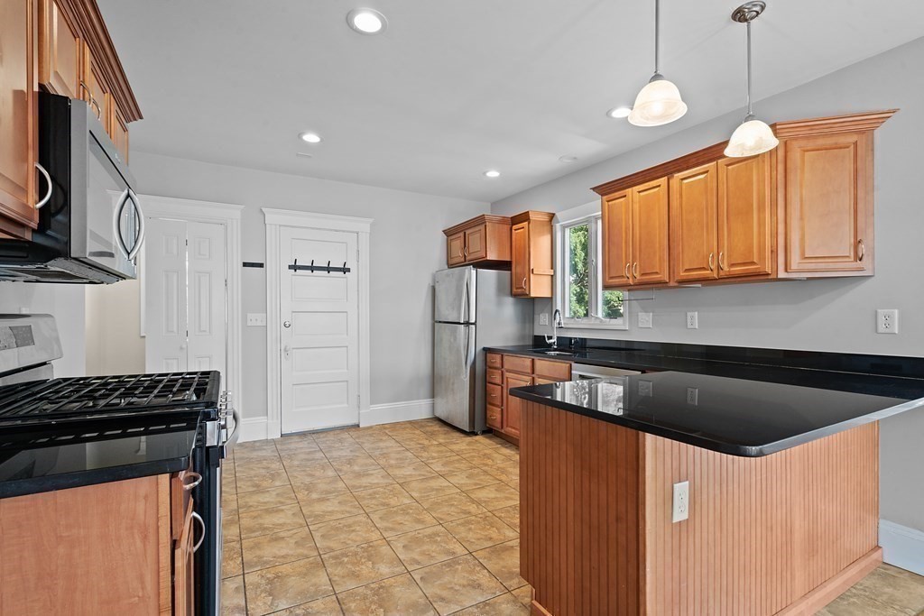 2 bed, 1 bath apartment for rent at 64 Creeley Rd Unit 2, Belmont — photo 8 of 17