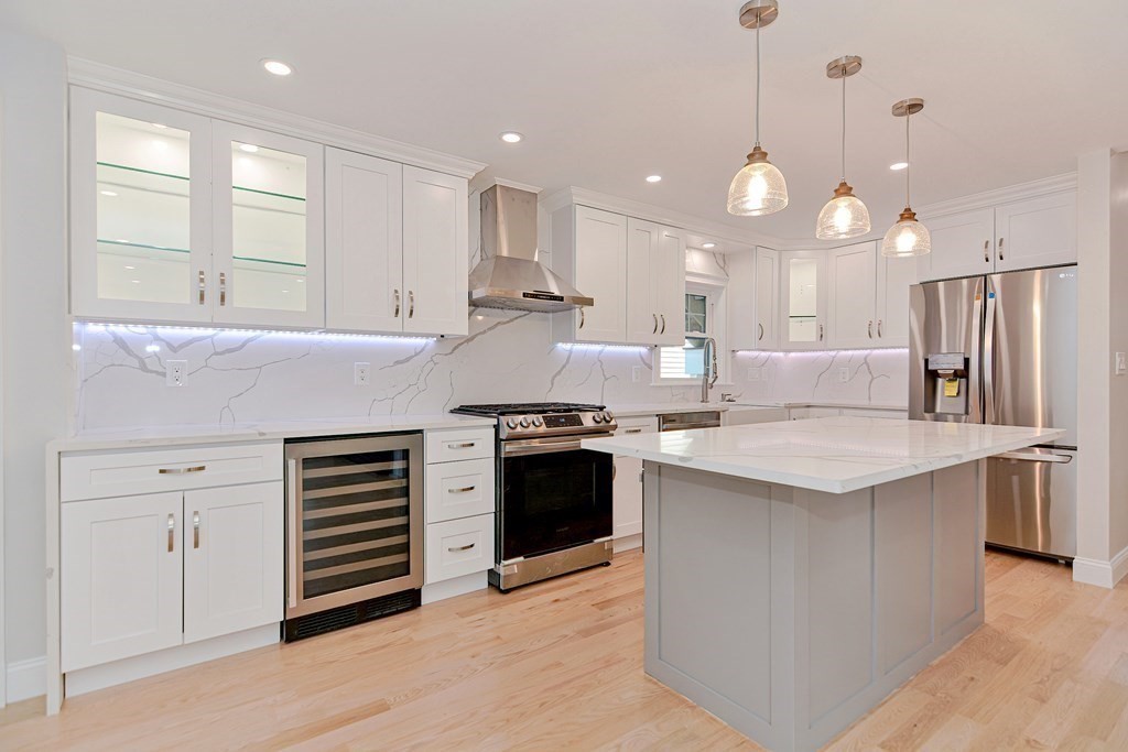 3 bed, 2 bath apartment for rent at 64 Crescent St Unit 1, Swampscott — photo 10 of 38