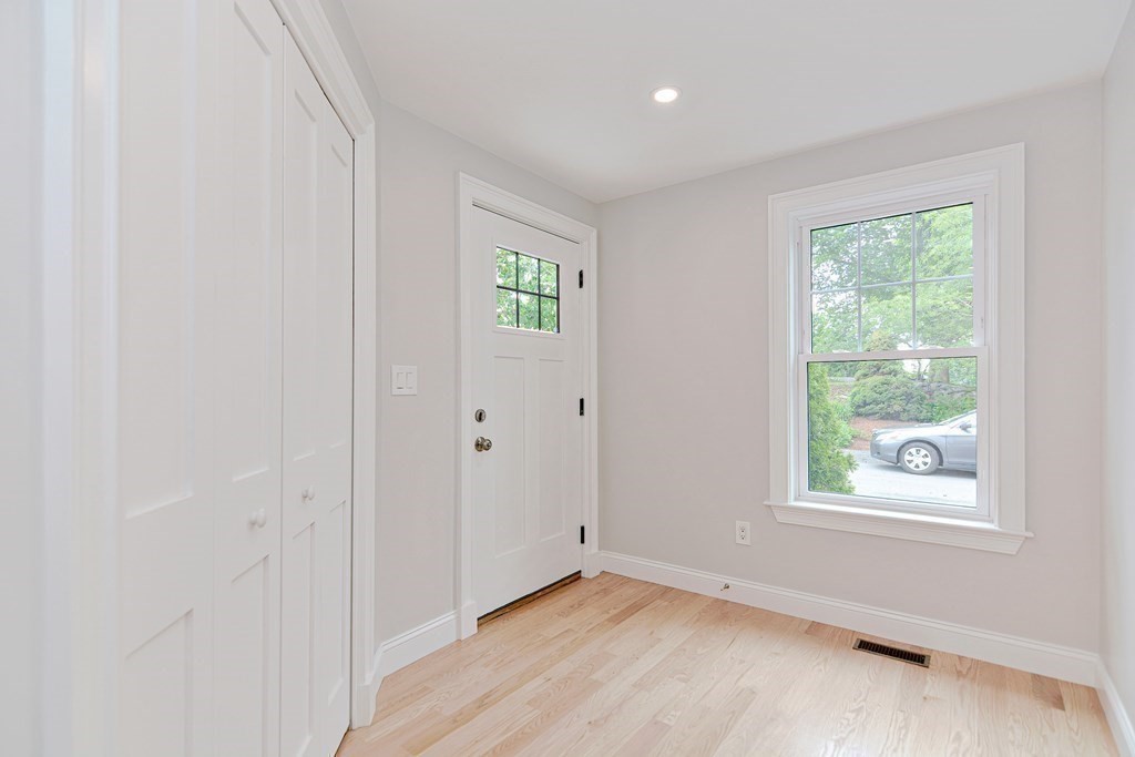 3 bed, 2 bath apartment for rent at 64 Crescent St Unit 1, Swampscott — photo 28 of 38