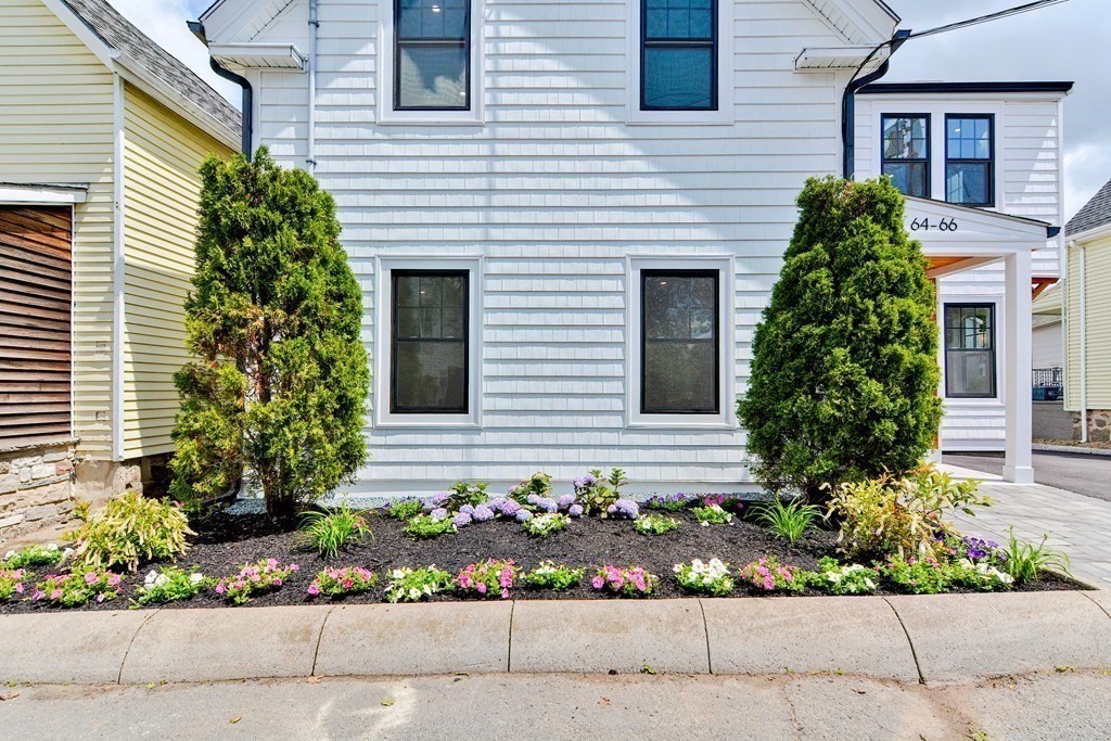 3 bed, 2 bath apartment for rent at 64 Crescent St Unit 1, Swampscott — photo 3 of 38