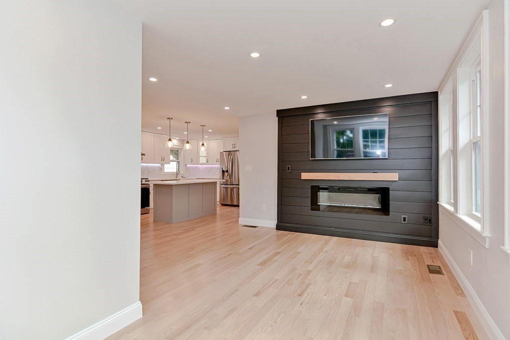 3 bed, 2 bath apartment for rent at 64 Crescent St Unit 1, Swampscott — photo 20 of 38