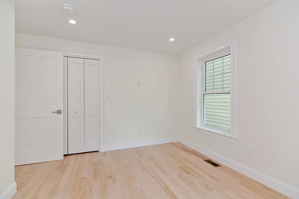 3 bed, 2 bath apartment for rent at 64 Crescent St Unit 1, Swampscott — photo 30 of 38