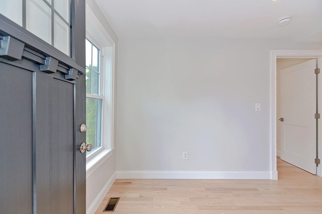 3 bed, 2 bath apartment for rent at 64 Crescent St Unit 1, Swampscott — photo 26 of 38