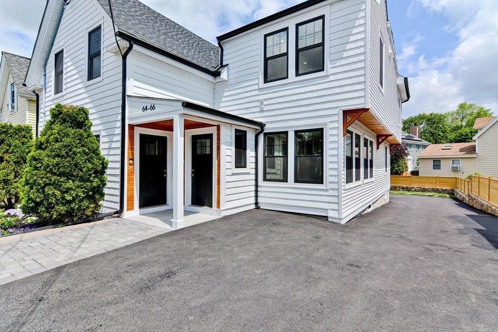 3 bed, 2 bath apartment for rent at 64 Crescent St Unit 1, Swampscott — photo 2 of 38