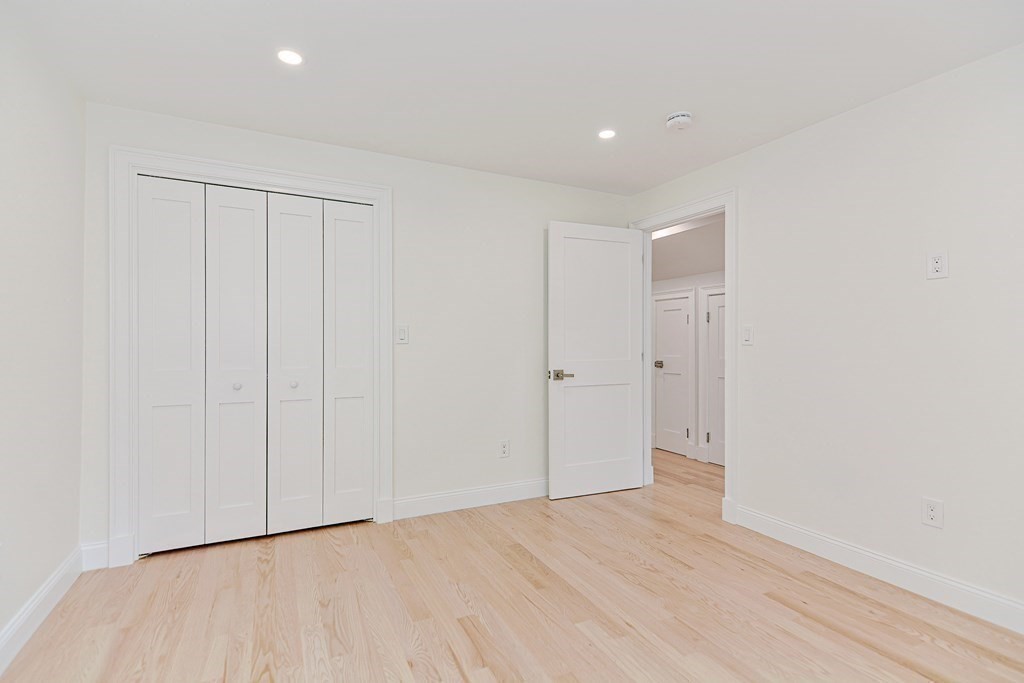 3 bed, 2 bath apartment for rent at 64 Crescent St Unit 1, Swampscott — photo 29 of 38