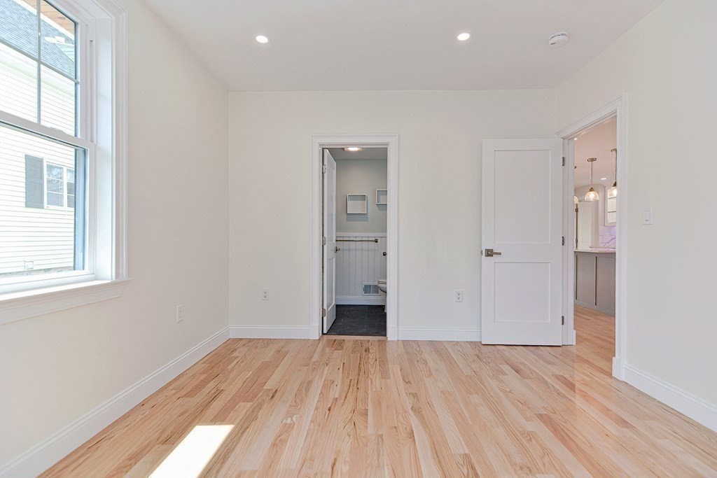 3 bed, 2 bath apartment for rent at 64 Crescent St Unit 1, Swampscott — photo 33 of 38