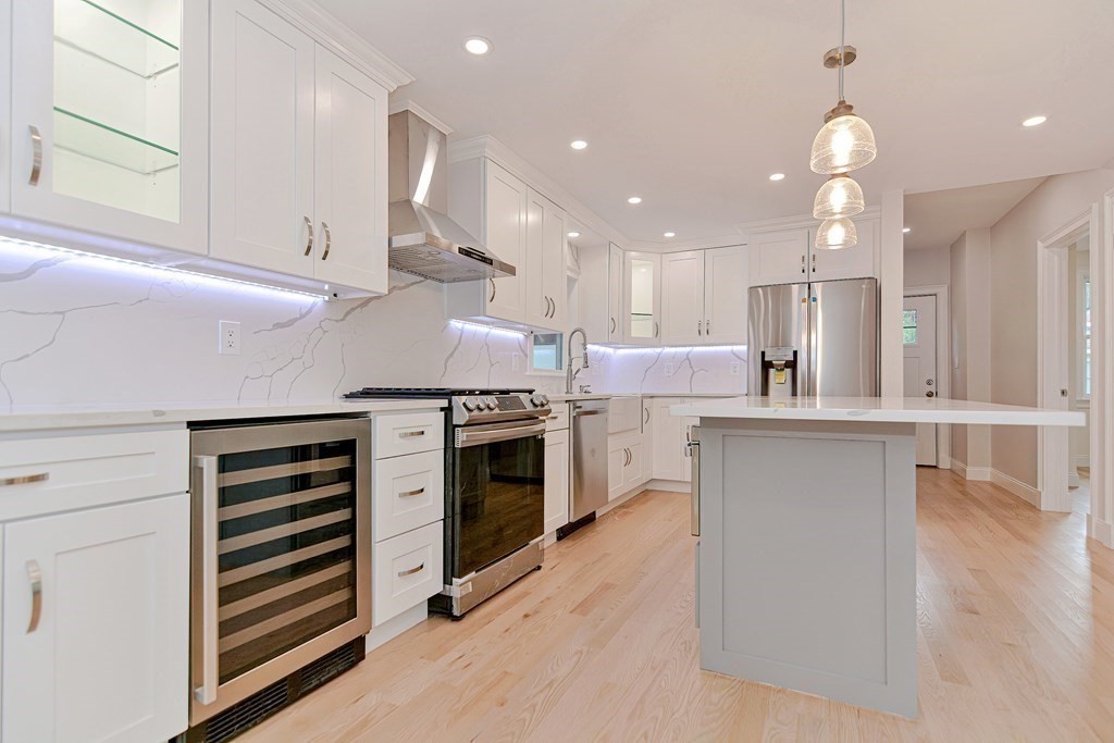 3 bed, 2 bath apartment for rent at 64 Crescent St Unit 1, Swampscott — photo 13 of 38