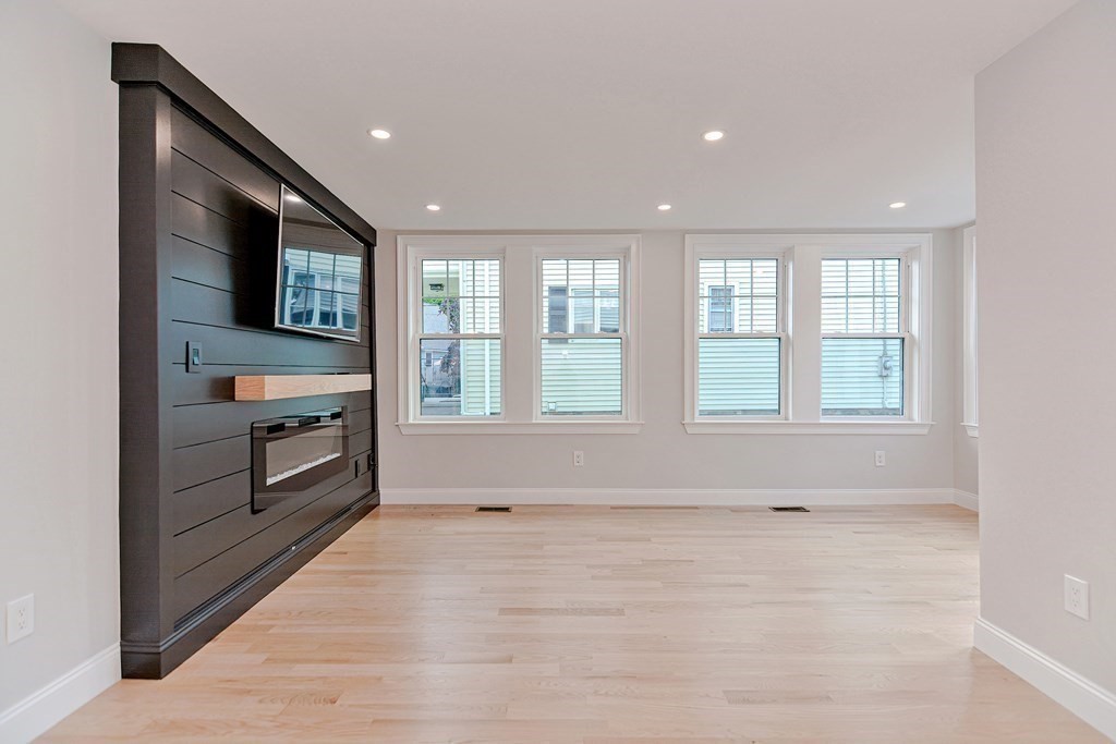 3 bed, 2 bath apartment for rent at 64 Crescent St Unit 1, Swampscott — photo 19 of 38