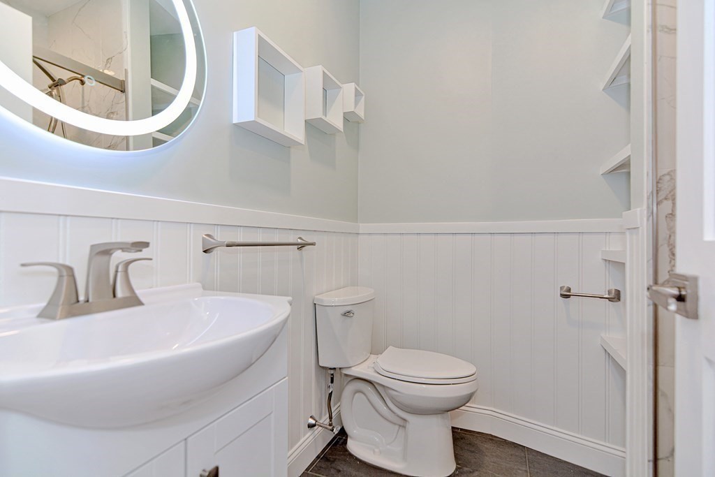 3 bed, 2 bath apartment for rent at 64 Crescent St Unit 1, Swampscott — photo 22 of 38
