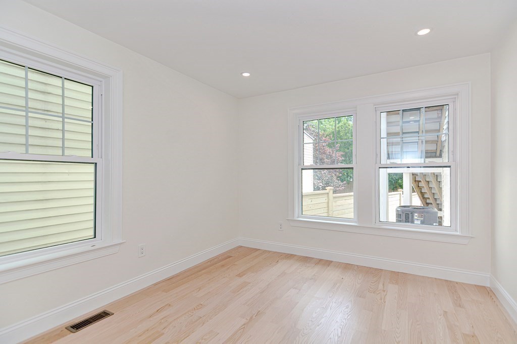 3 bed, 2 bath apartment for rent at 64 Crescent St Unit 1, Swampscott — photo 31 of 38
