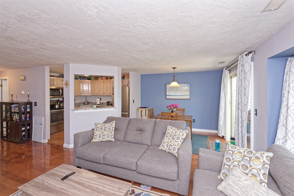 2 bed, 1 bath apartment for rent at 64 Crystal Brook Way Unit B, Marlborough — photo 8 of 41