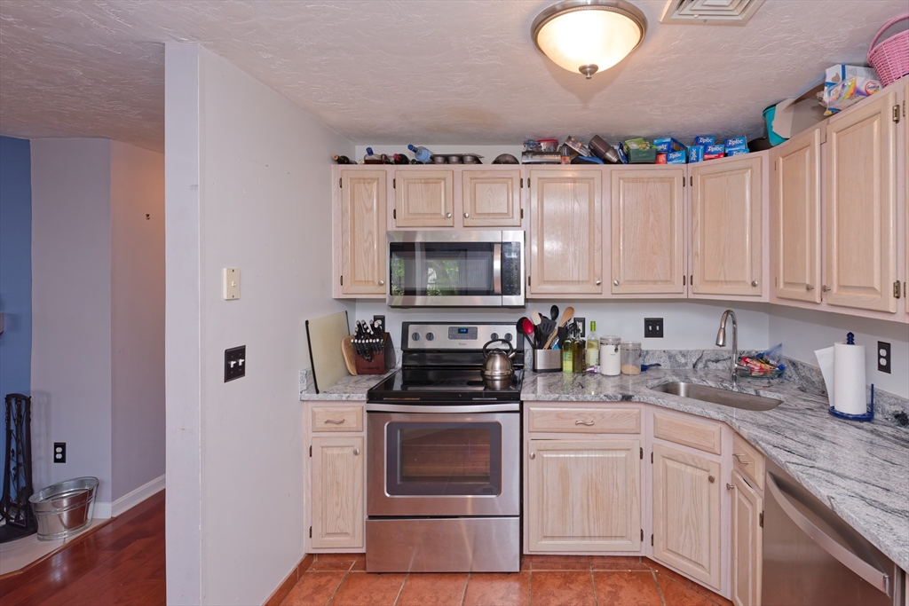 2 bed, 1 bath apartment for rent at 64 Crystal Brook Way Unit B, Marlborough — photo 11 of 41