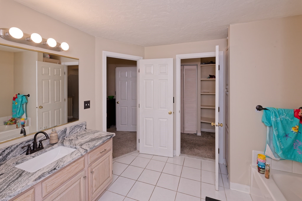 2 bed, 1 bath apartment for rent at 64 Crystal Brook Way Unit B, Marlborough — photo 31 of 41