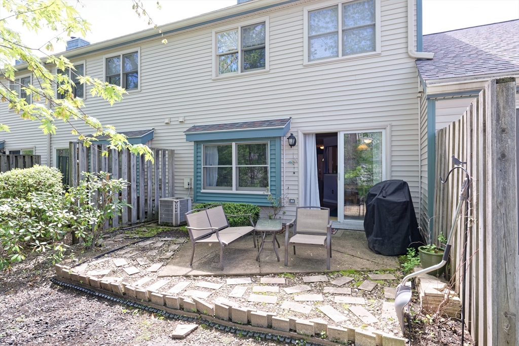 2 bed, 1 bath apartment for rent at 64 Crystal Brook Way Unit B, Marlborough — photo 37 of 41