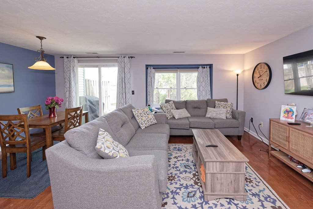2 bed, 1 bath apartment for rent at 64 Crystal Brook Way Unit B, Marlborough — photo 4 of 41