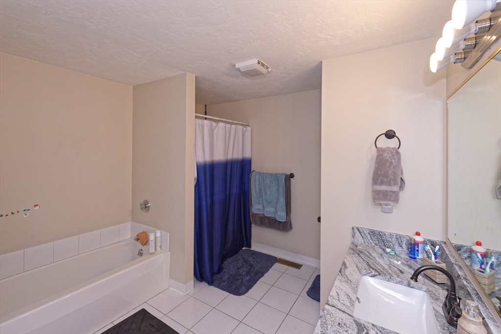 2 bed, 1 bath apartment for rent at 64 Crystal Brook Way Unit B, Marlborough — photo 30 of 41