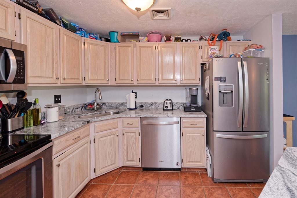 2 bed, 1 bath apartment for rent at 64 Crystal Brook Way Unit B, Marlborough — photo 10 of 41