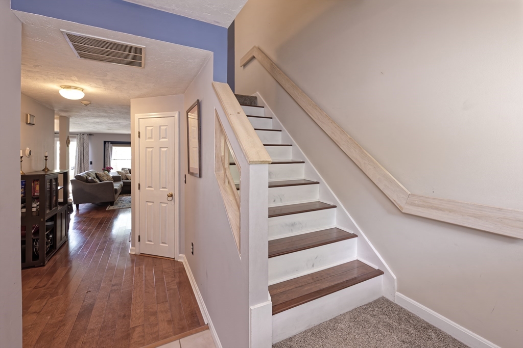 2 bed, 1 bath apartment for rent at 64 Crystal Brook Way Unit B, Marlborough — photo 3 of 41