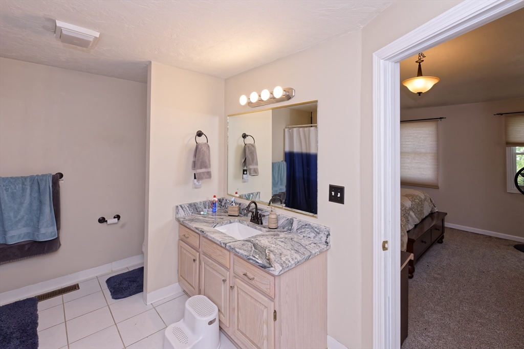 2 bed, 1 bath apartment for rent at 64 Crystal Brook Way Unit B, Marlborough — photo 32 of 41