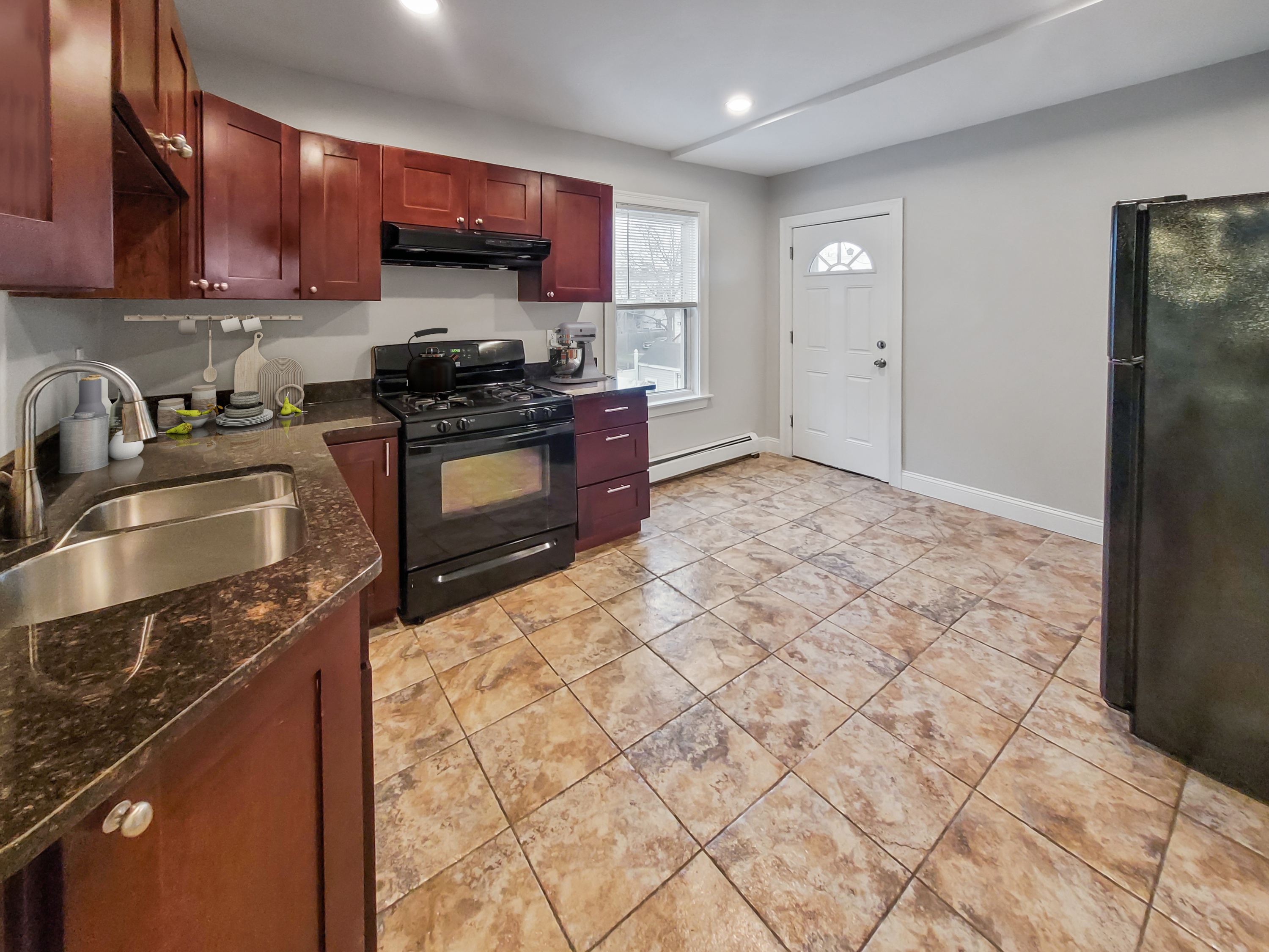 3 bed, 1 bath apartment for rent at 64 Day St Unit 1, Jamaica Plain — photo 3 of 7