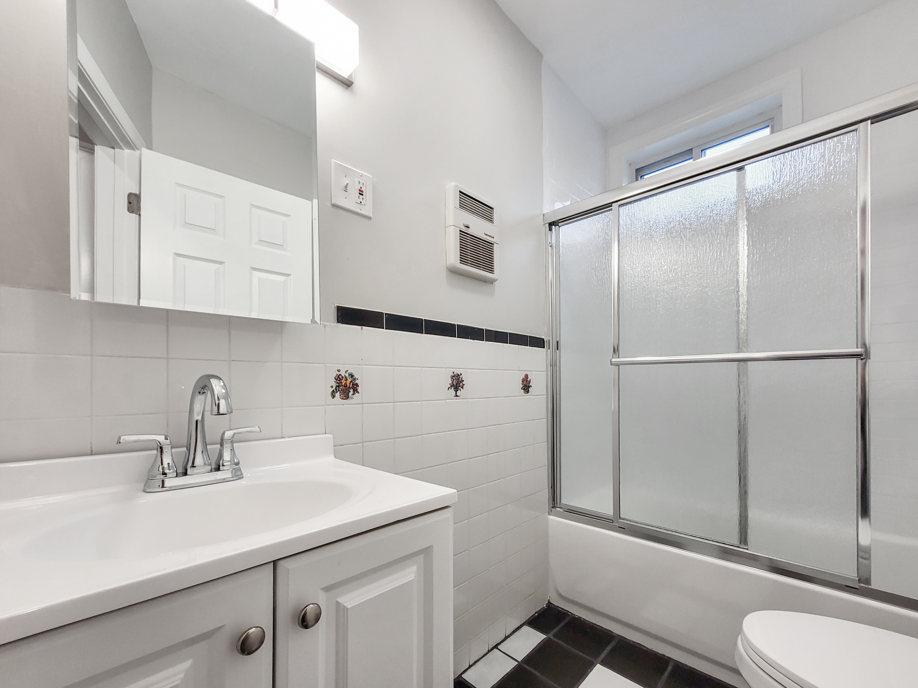 3 bed, 1 bath apartment for rent at 64 Day St Unit 1, Jamaica Plain — photo 7 of 7