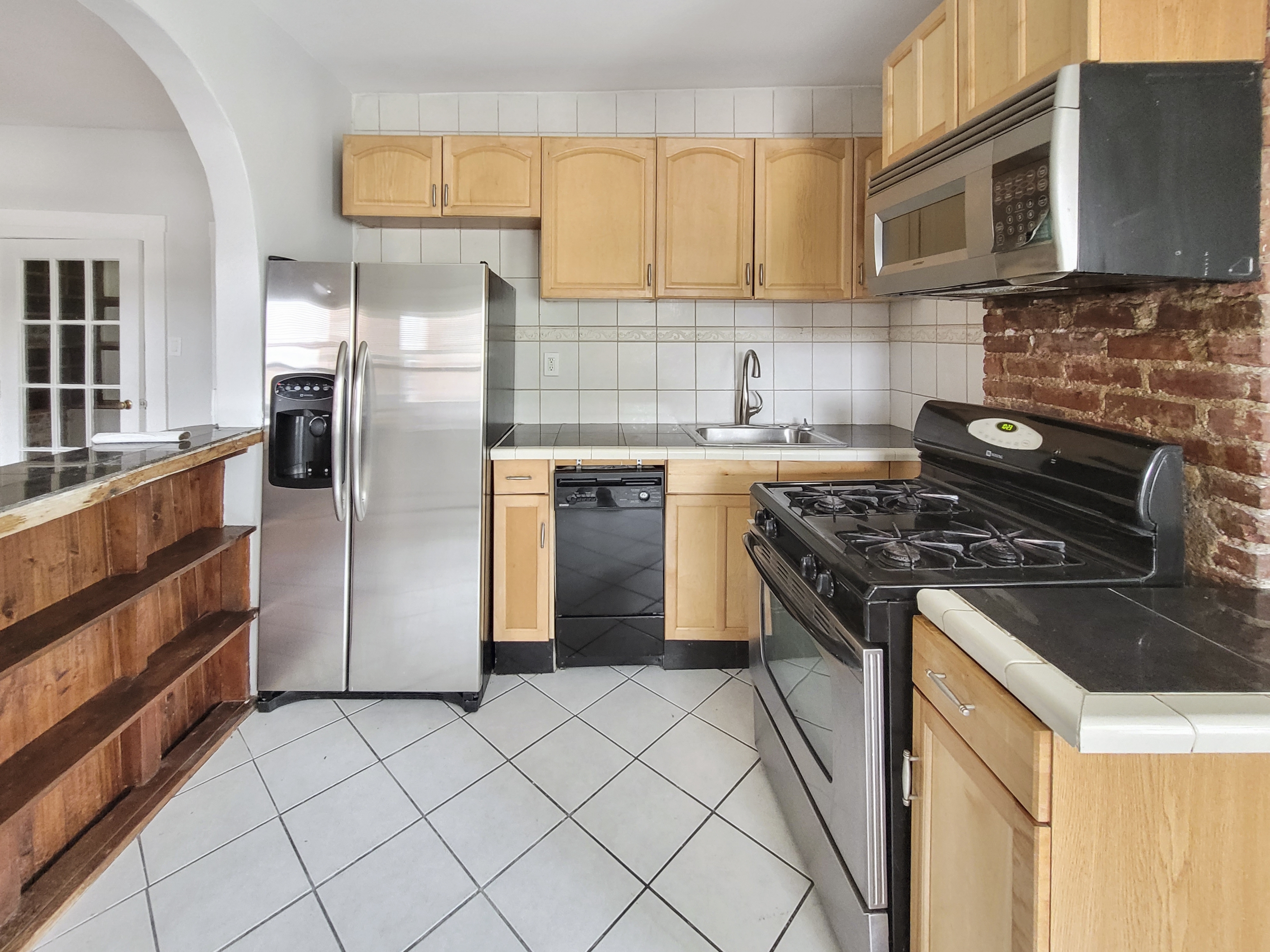 3 bed, 1 bath apartment for rent at 64 Day St Unit 3, Jamaica Plain — photo 4 of 11