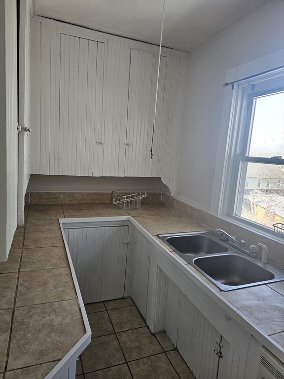 3 bed, 1 bath apartment for rent at 64 Emory St Unit 3, Attleboro — photo 16 of 17