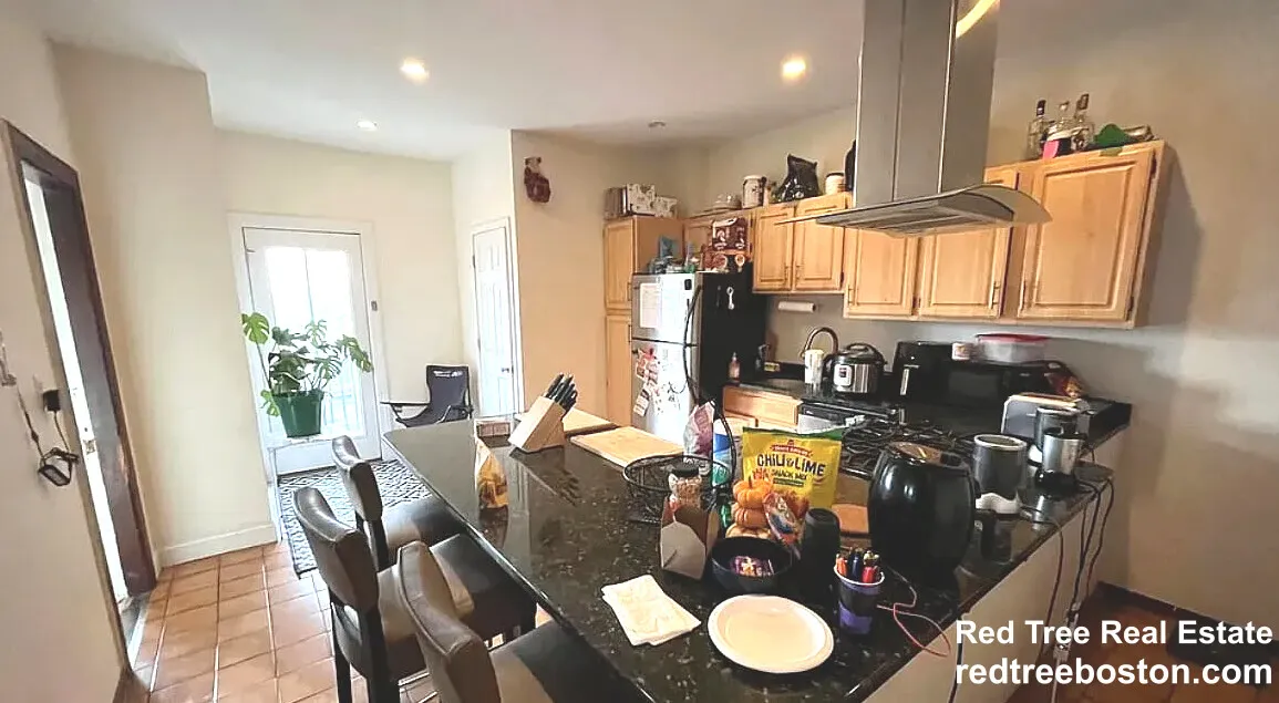 6 bed, 2.5 bath apartment for rent at 64 Fisher Ave Unit 1, Mission Hill — photo 2 of 5