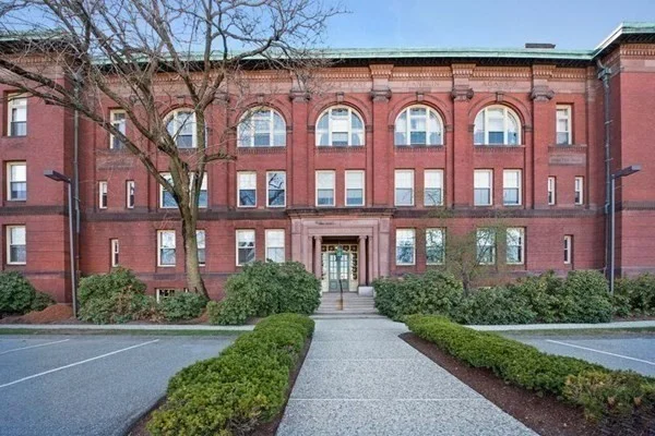 1 bed, 1 bath apartment for rent at 64 Forest St Unit 235, Medford — photo 1 of 12
