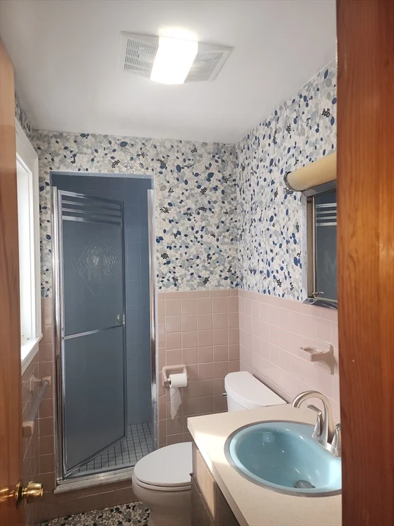 4 bed, 2 bath apartment for rent at 64 Francis Unit 1, Revere — photo 11 of 16