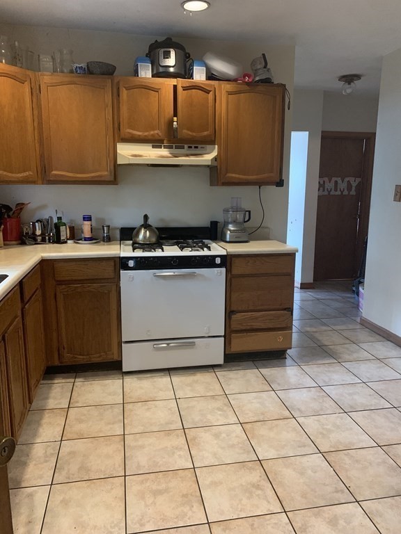 2 bed, 1 bath apartment for rent at 64 Garrison Ave Unit 1, West Somerville — photo 8 of 13