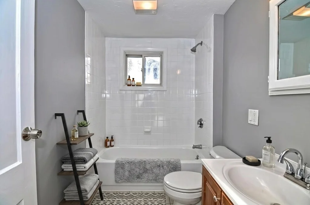2 bed, 1 bath apartment for rent at 64 Germain Ave Unit 1, West Quincy — photo 8 of 8