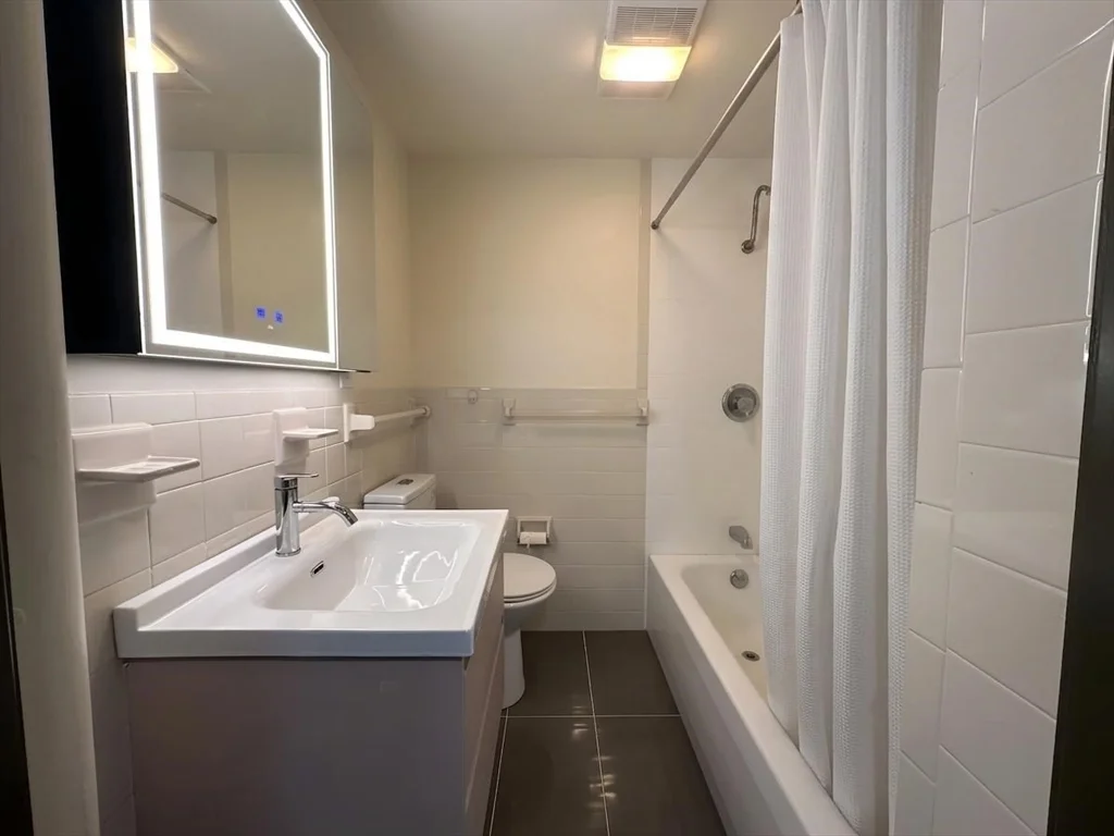 2 bed, 1 bath apartment for rent at 64 Goodenough St Unit G, Oak Square — photo 6 of 6