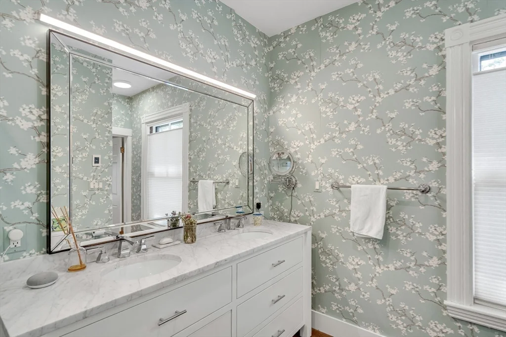 5 bed, 2 bath apartment for rent at 64 Gorham, Baldwin — photo 17 of 32