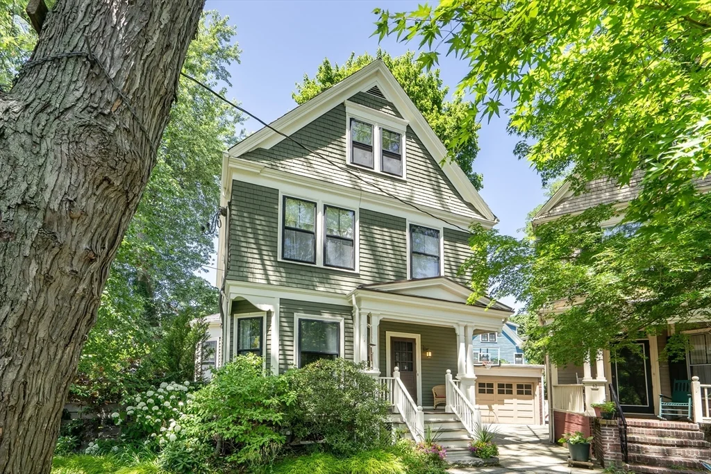 5 bed, 2 bath apartment for rent at 64 Gorham, Baldwin — photo 1 of 32